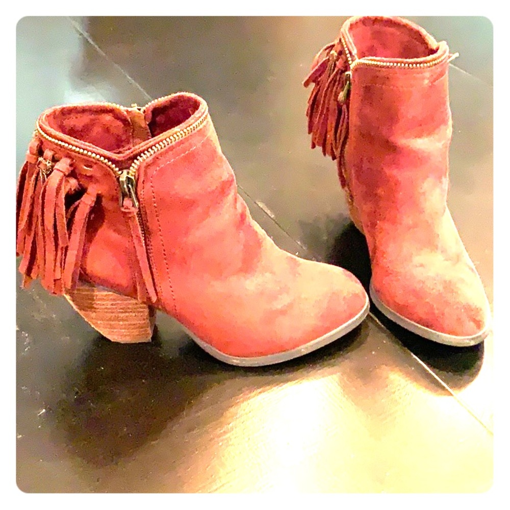 Suede fringed booties